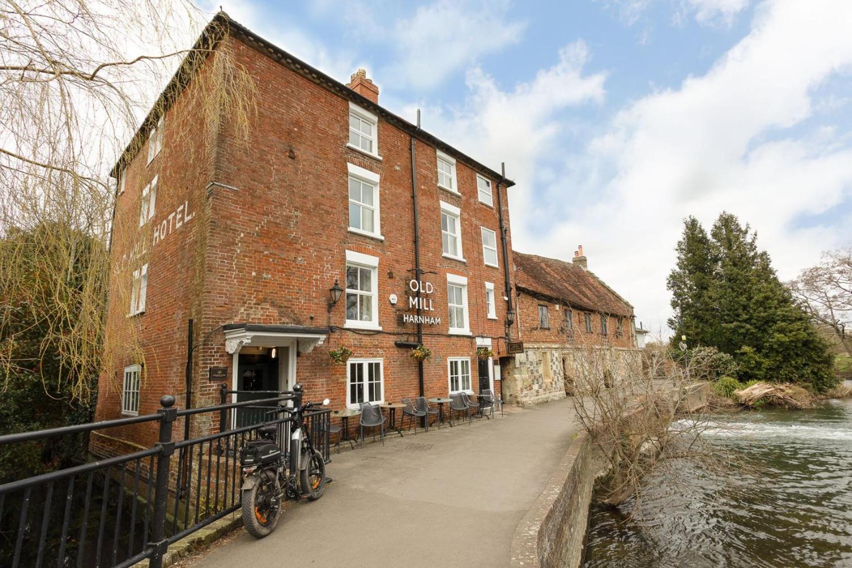 Old Mill Hotel Salisbury Exterior foto